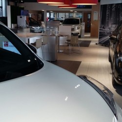 verlichting-voor-auto-showroom-tafellampen verlichting-voor-auto-showroom-tafellampen